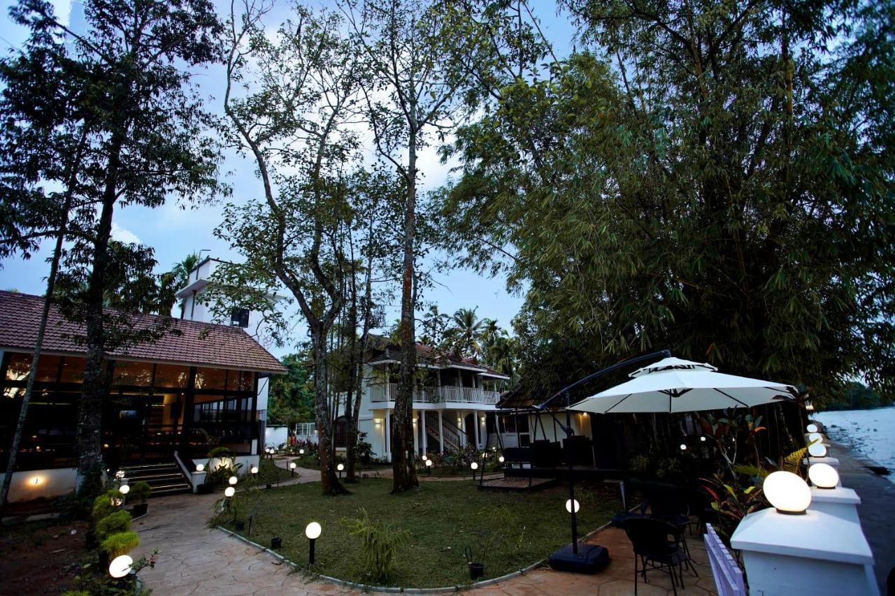 Bamboo Lagoon Backwater Front Resort Alappuzha ภายนอก รูปภาพ