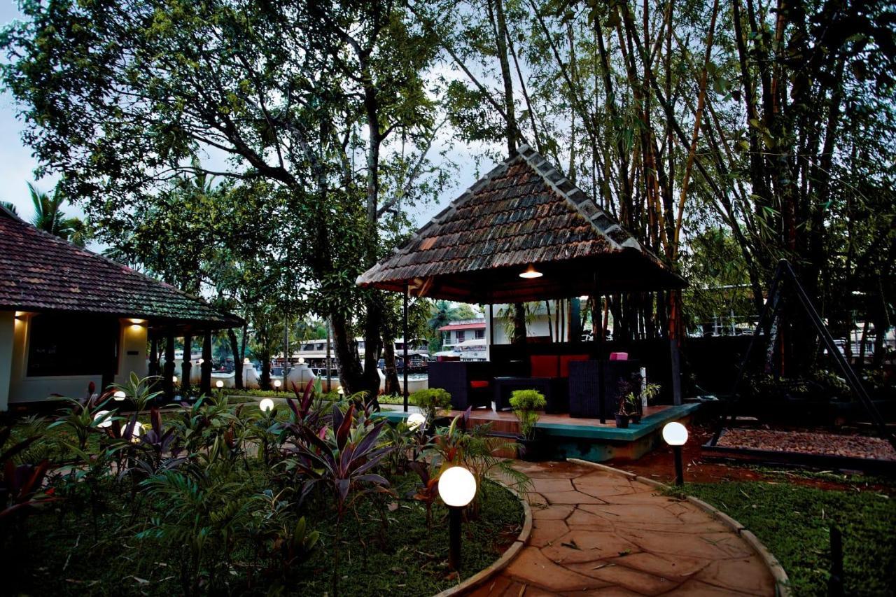 Bamboo Lagoon Backwater Front Resort Alappuzha ภายนอก รูปภาพ
